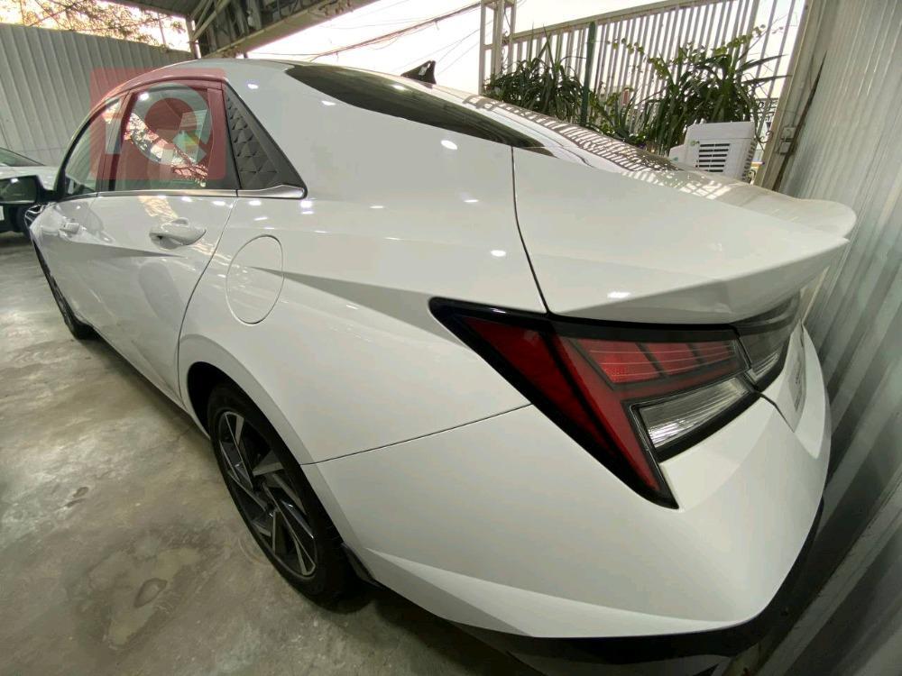 هیوندای ئەلەنترا